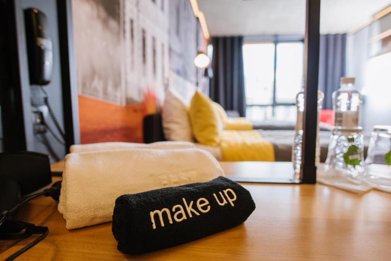 !Fest Hotel Λβιβ Εξωτερικό φωτογραφία